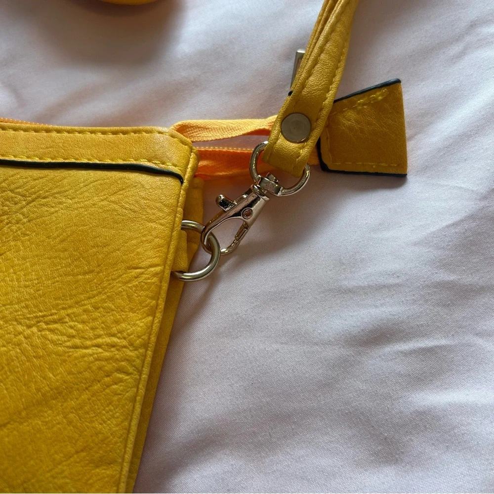 Yellow LA2LA Purse/Wristlet – Never Used